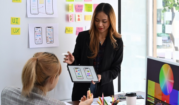 Enhancing the User Experience in the E-commerce Industry with Digital Transformation